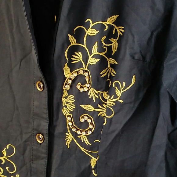 CHANEL Blue Top with Embellishments - Picture 3 of 5